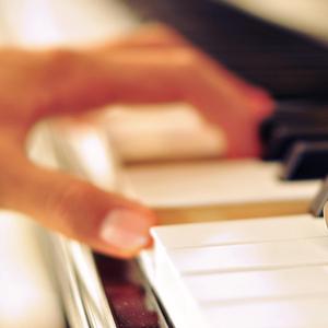 22厘米篮球生被榨精到一滴一滴
